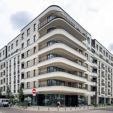 Apartamento Spacious And Cosy In With Parking, Desk And Balcony By Renters *