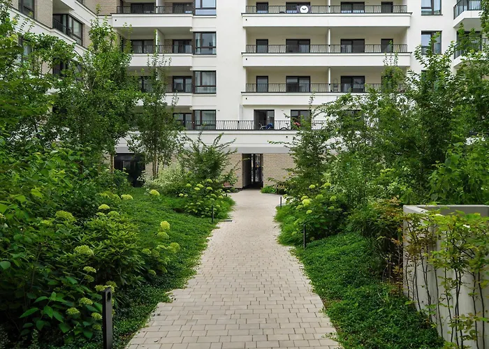 Spacious And Cosy In With Parking, Desk And Balcony By Renters Apartamento Poznań