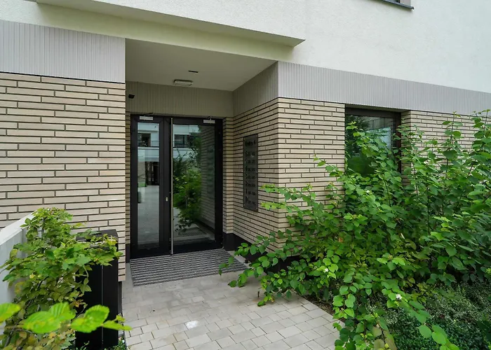 Spacious And Cosy In With Parking, Desk And Balcony By Renters Apartamento *