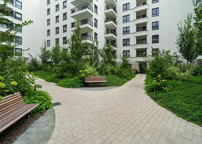 Spacious And Cosy In With Parking, Desk And Balcony By Renters 포즈난